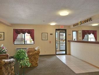 Super 8 By Wyndham Yorkville Интериор снимка